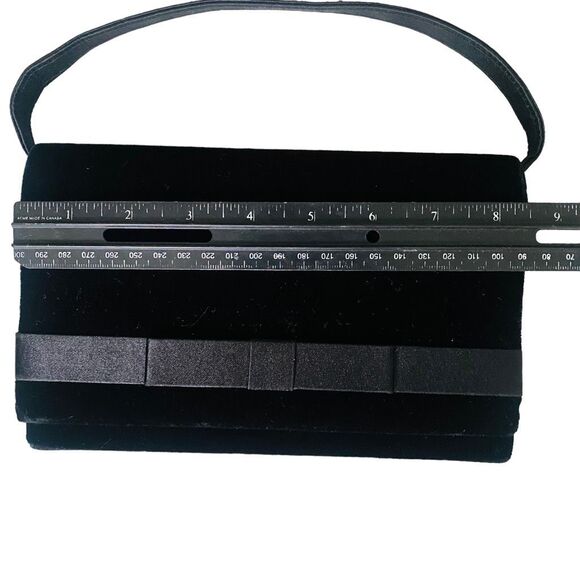 Black Velvet Clutch Shoulder Bag Evening Purse with Strap NWOT Bow, S23 - Picture 6 of 8